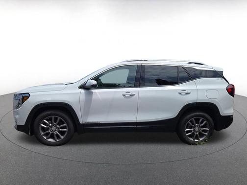 Summit White 2024 GMC Terrain SLT