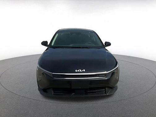 Aurora Black Pearl 2025 Kia K4 LXS