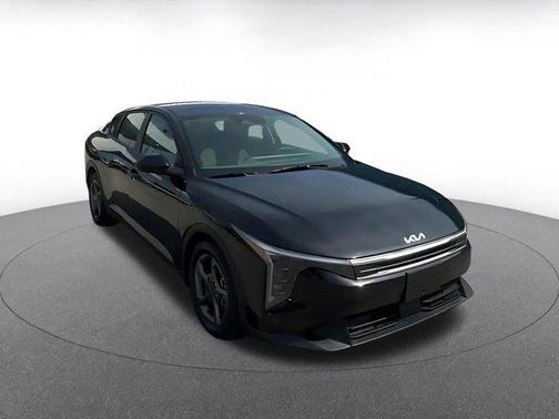 Aurora Black Pearl 2025 Kia K4 LXS