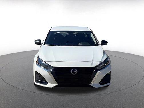 Glacier White 2025 Nissan Altima SV FWD