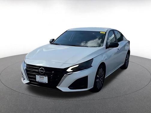 Glacier White 2025 Nissan Altima SV FWD