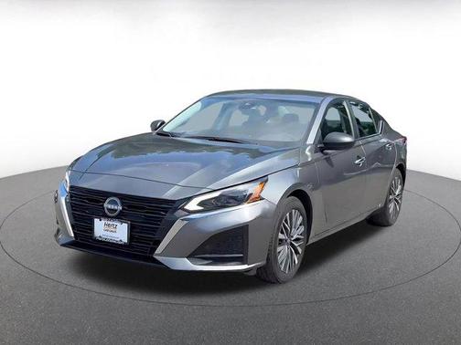 Gun Metallic 2025 Nissan Altima SV FWD
