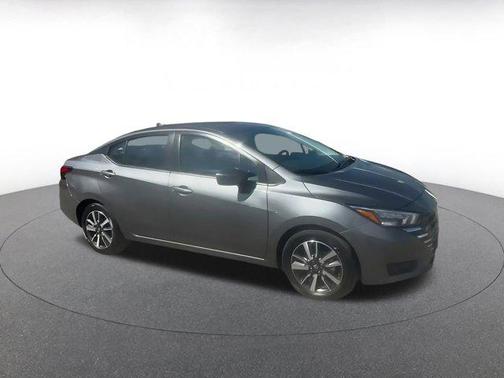 Gun Metallic 2025 Nissan Versa 1.6 SV