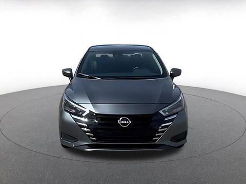 Gun Metallic 2025 Nissan Versa 1.6 SV