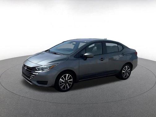 Gun Metallic 2025 Nissan Versa 1.6 SV