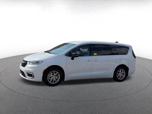 Bright White Clearcoat 2025 Chrysler Pacifica L