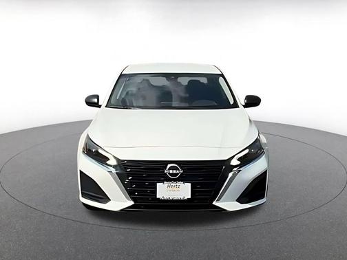 Glacier White 2025 Nissan Altima SV FWD