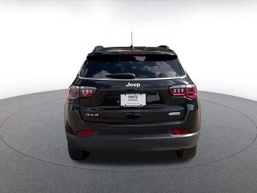 Diamond Black Crystal Pearlcoat 2025 Jeep Compass Latitude