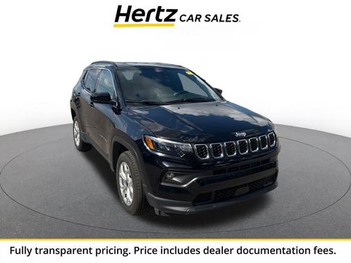 Diamond Black Crystal Pearlcoat 2025 Jeep Compass Latitude