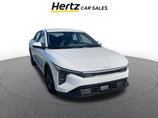 Snow White Pearl 2025 Kia K4 LXS