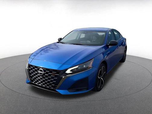 2025 Nissan Altima SR FWD