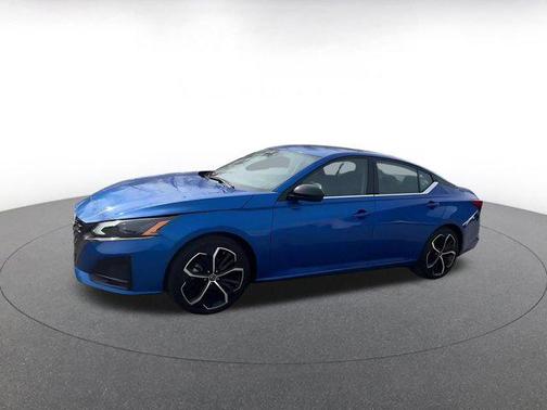 2025 Nissan Altima SR FWD