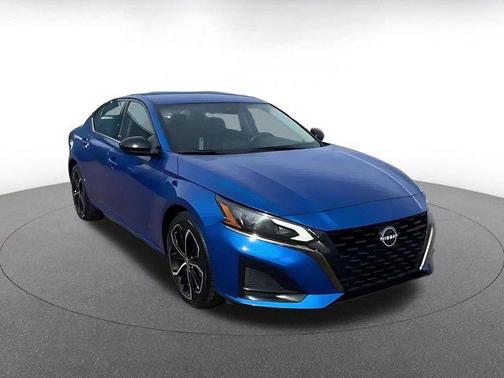 2025 Nissan Altima SR FWD