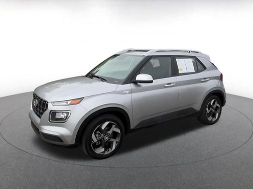 Shimmering Silver 2025 Hyundai VENUE SEL