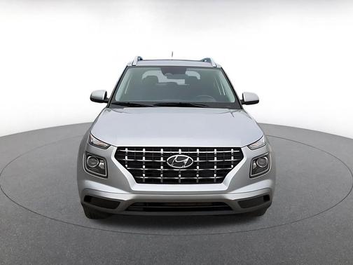 Shimmering Silver 2025 Hyundai VENUE SEL