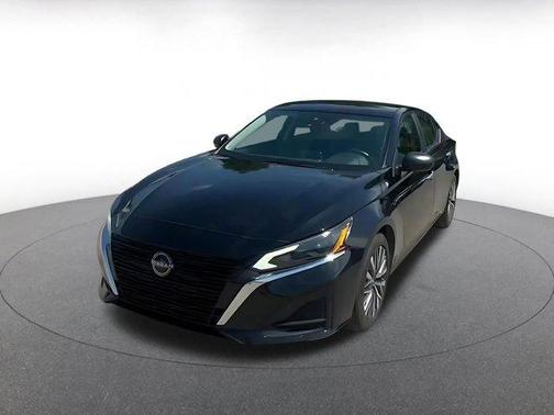 Super Black 2025 Nissan Altima SV FWD