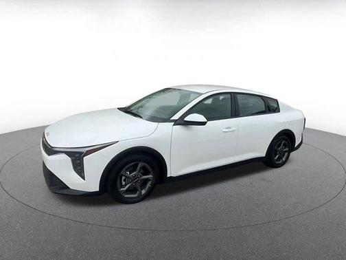 Snow White Pearl 2025 Kia K4 LXS