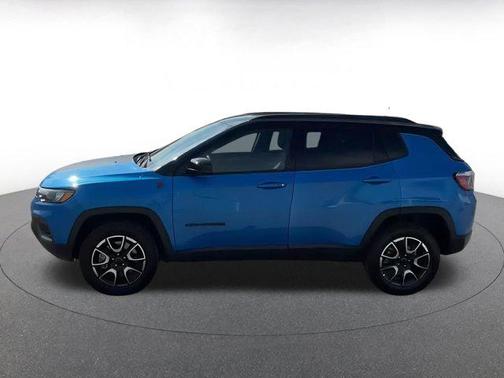 2025 Jeep Compass Trailhawk