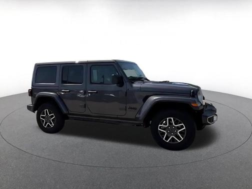 Granite Crystal Metallic Clearcoat 2025 Jeep Wrangler 4-Door Sahara 4x4