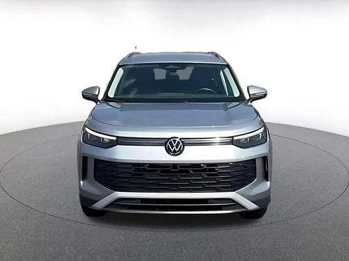 Pyrite Silver Metallic 2026 Volkswagen Tiguan 2.0T SE