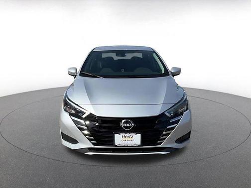 Brilliant Silver Metallic 2025 Nissan Versa 1.6 SV