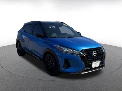 2023 Nissan Kicks SR