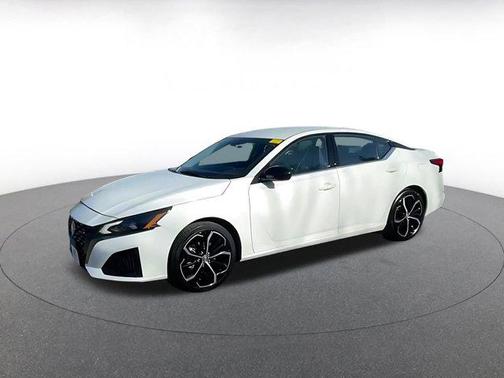 2025 Nissan Altima SR FWD