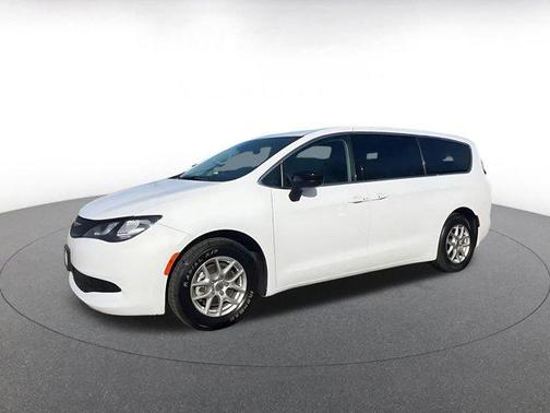 2024 Chrysler Voyager LX