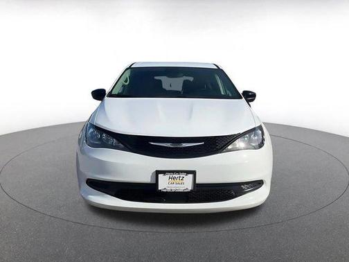 2024 Chrysler Voyager LX