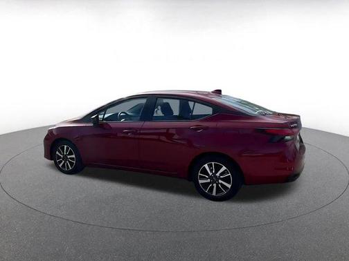 Scarlet Ember Tintcoat 2025 Nissan Versa 1.6 SV