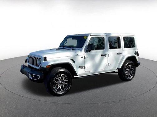 2025 Jeep Wrangler 4-Door Sahara 4x4