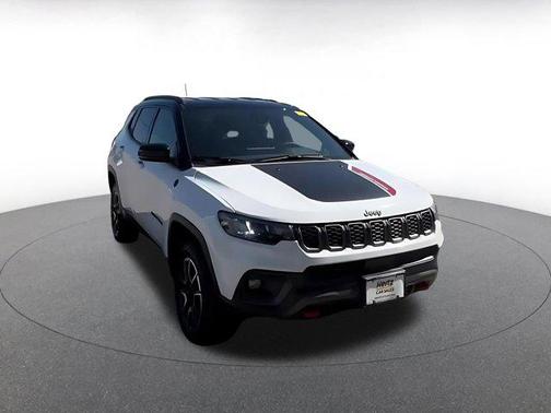 Bright White Clearcoat 2025 Jeep Compass Trailhawk