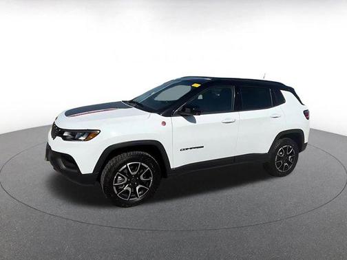 Bright White Clearcoat 2025 Jeep Compass Trailhawk