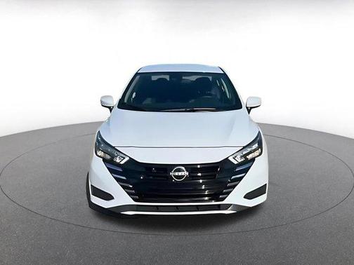 Gray Sky Pearl 2025 Nissan Versa 1.6 SV