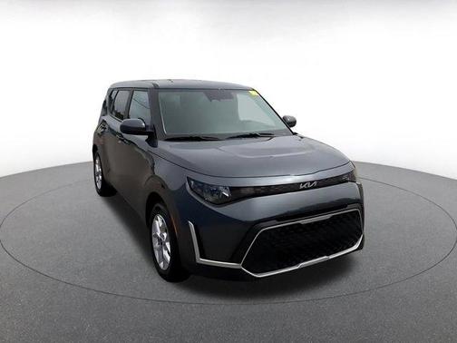 Gravity Gray 2025 Kia Soul LX