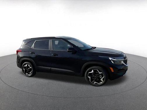 Fusion Black 2025 Kia Seltos S