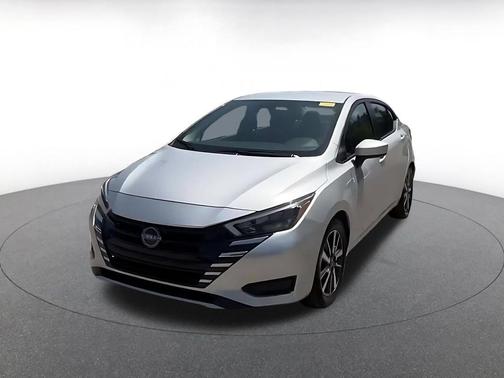 Brilliant Silver Metallic 2025 Nissan Versa 1.6 SV