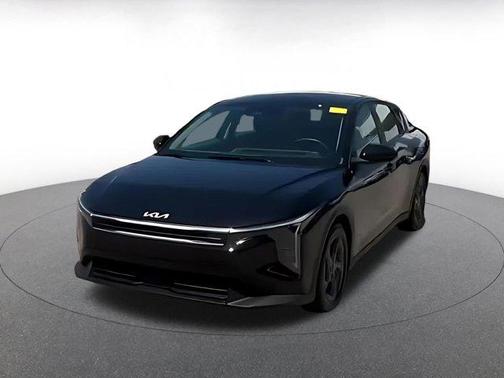 Aurora Black Pearl 2025 Kia K4 LXS