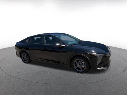 Aurora Black Pearl 2025 Kia K4 LXS