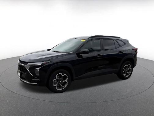 Mosaic Black Metallic 2025 Chevrolet Trax LT