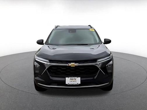 Mosaic Black Metallic 2025 Chevrolet Trax LT