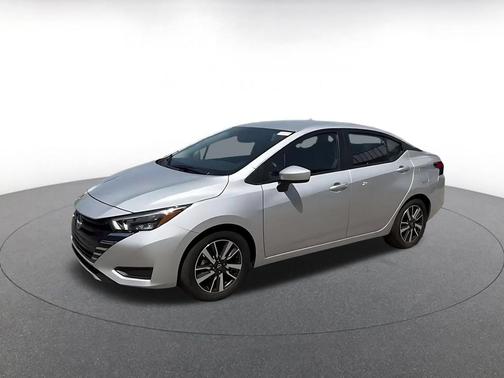 Brilliant Silver Metallic 2025 Nissan Versa 1.6 SV