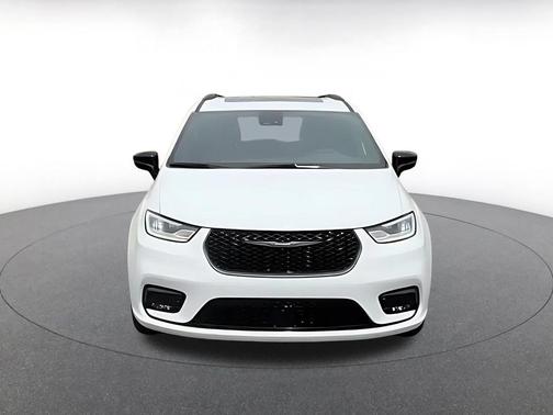 Bright White Clearcoat 2025 Chrysler Pacifica Limited