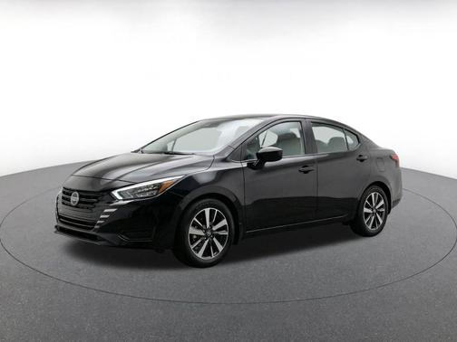 Super Black 2025 Nissan Versa 1.6 SV