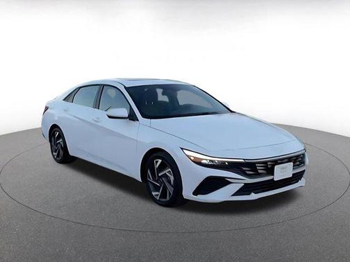 2025 Hyundai ELANTRA SEL