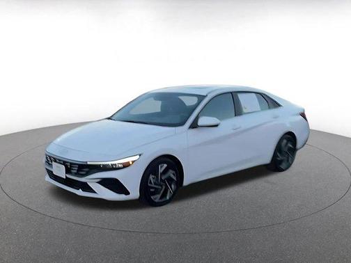 2025 Hyundai ELANTRA SEL