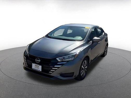 Gun Metallic 2025 Nissan Versa 1.6 SV