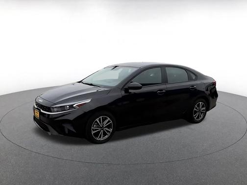Aurora Black 2024 Kia Forte LXS