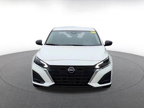 Glacier White 2025 Nissan Altima SV FWD