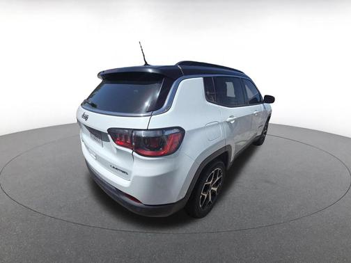 Bright White Clearcoat 2025 Jeep Compass Limited